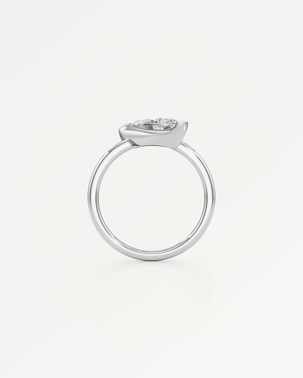 Apixa Diamond Ring