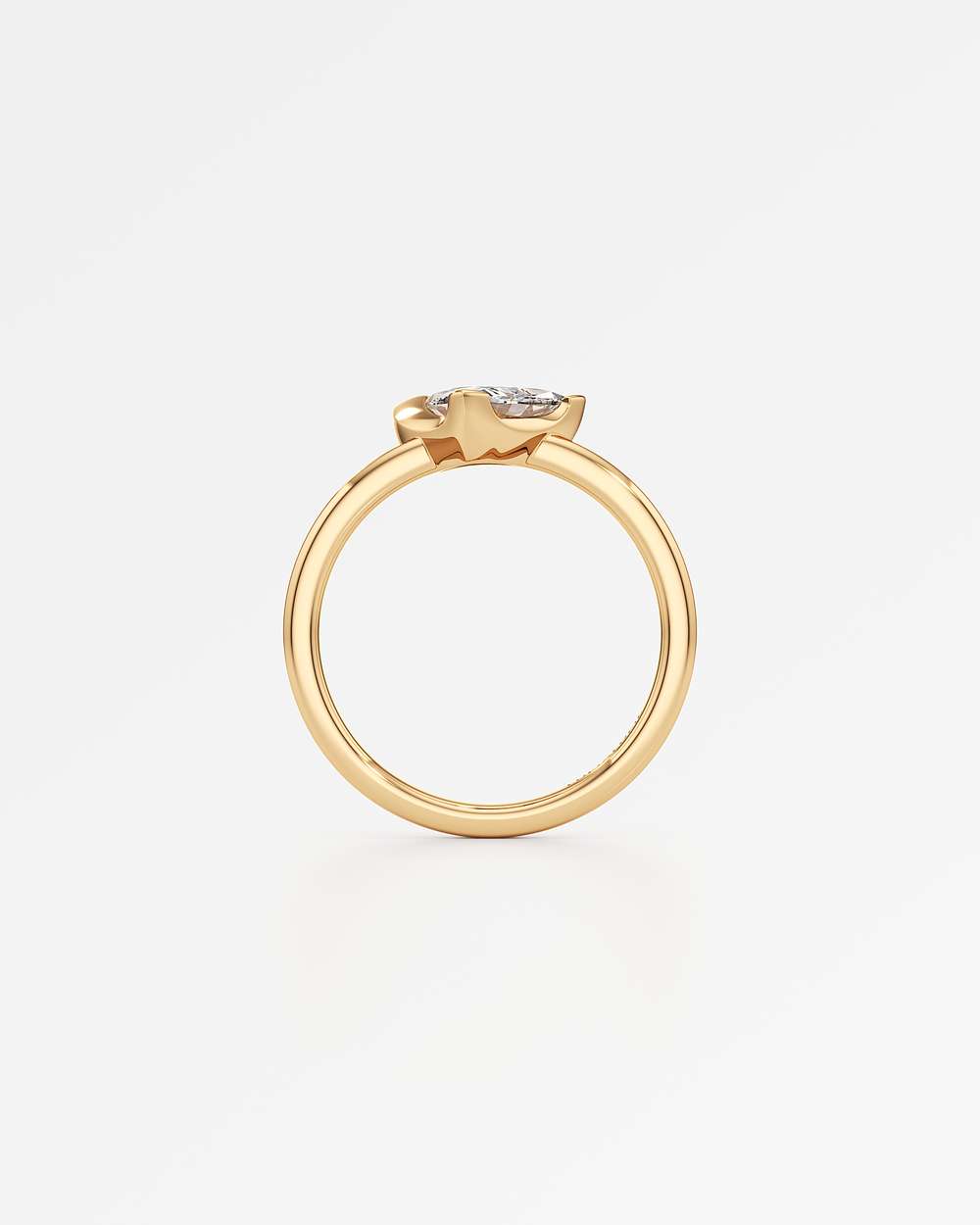 Apitris Diamond Ring