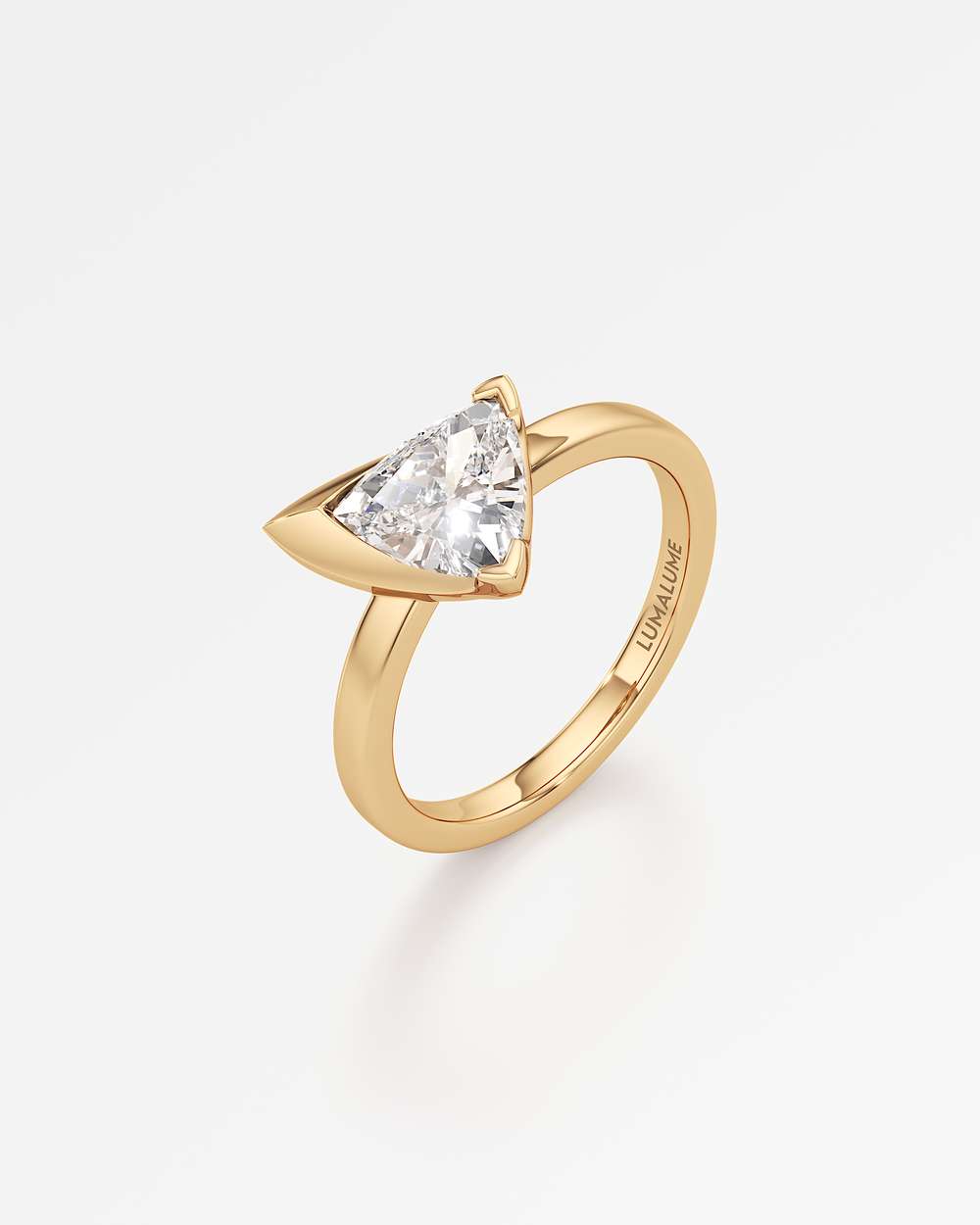 Apitris Diamond Ring